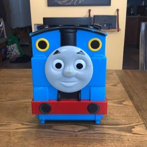 8 Thomas the Train Character Trains& Carry case